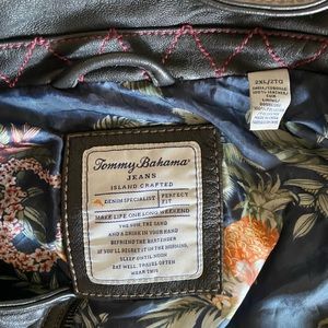 Tommy Bahama mean 2XL black leather jacket, smoke free home….like new